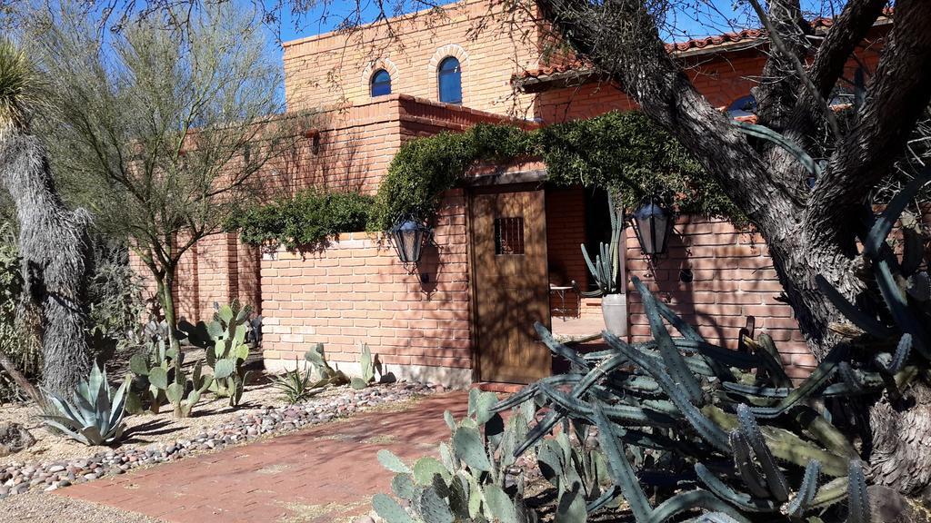 Couette-café Desert Trails Bed & Breakfast *